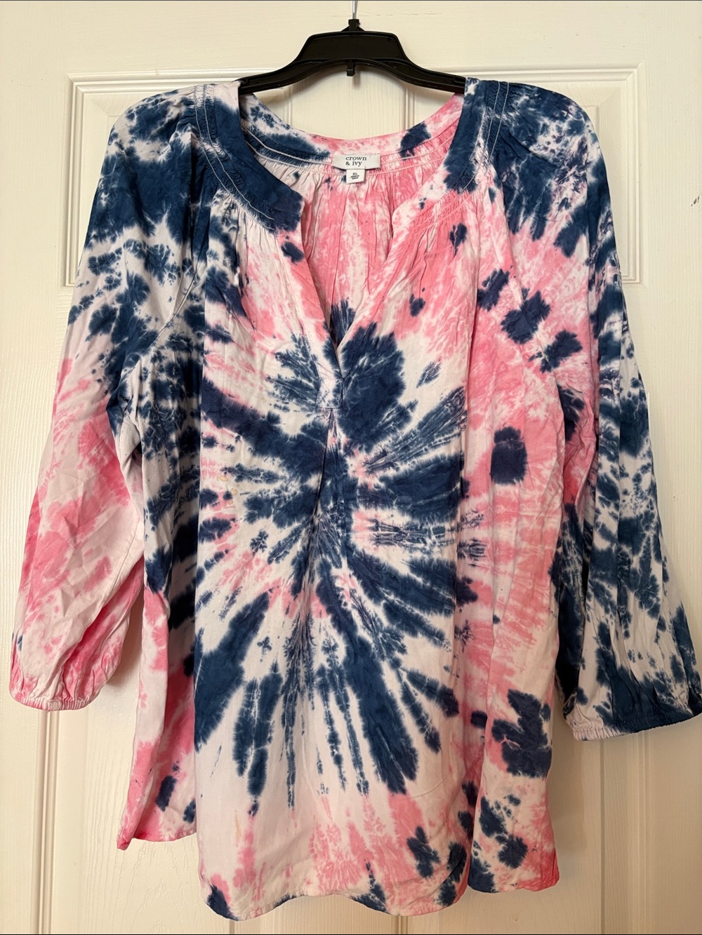 crown & ivy Pink Navy Tie-Dye Split-Neck Tunic